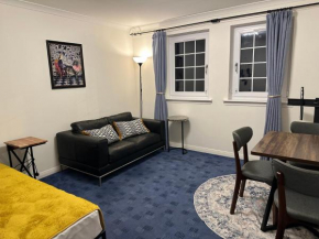 Relaxing Free parking space for one room